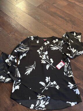 Vince Camuto floral print blouse NEW WITH TAGS